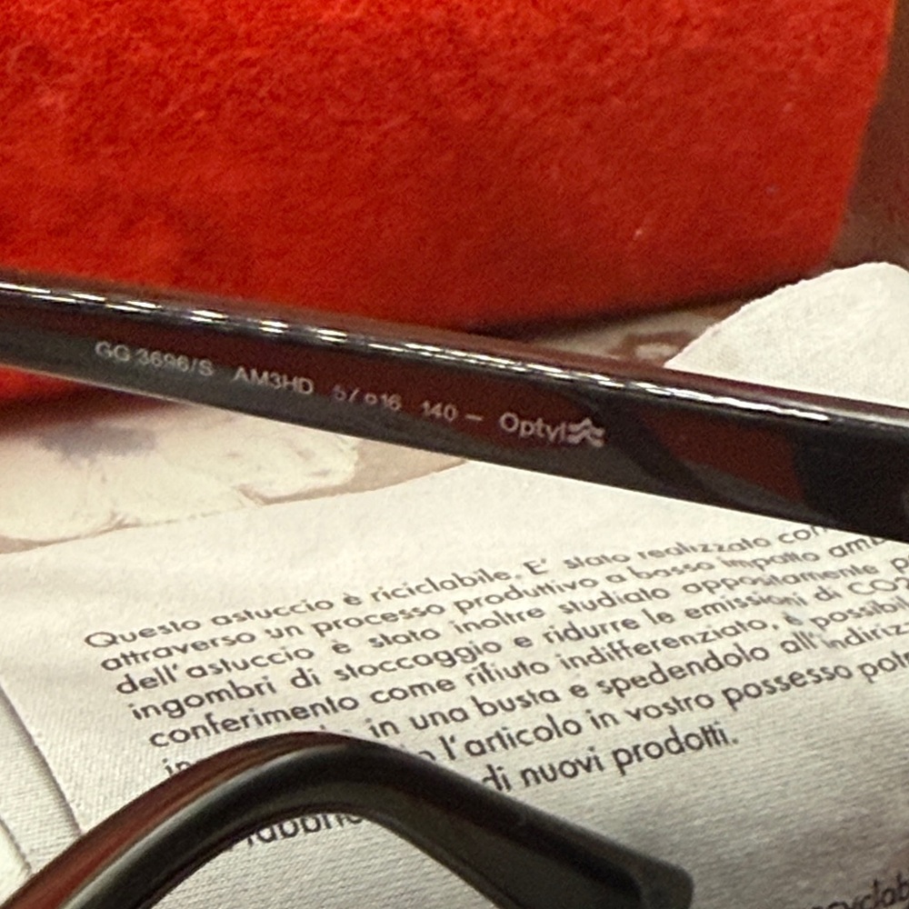 Gucci Black Women's Oversized Sunglasses - Picture 14 of 16